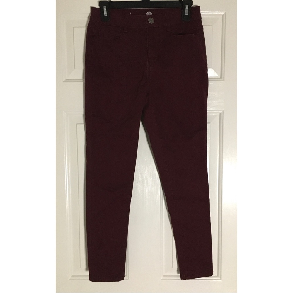 Kohl’s SO Maroon High Rise Jegging